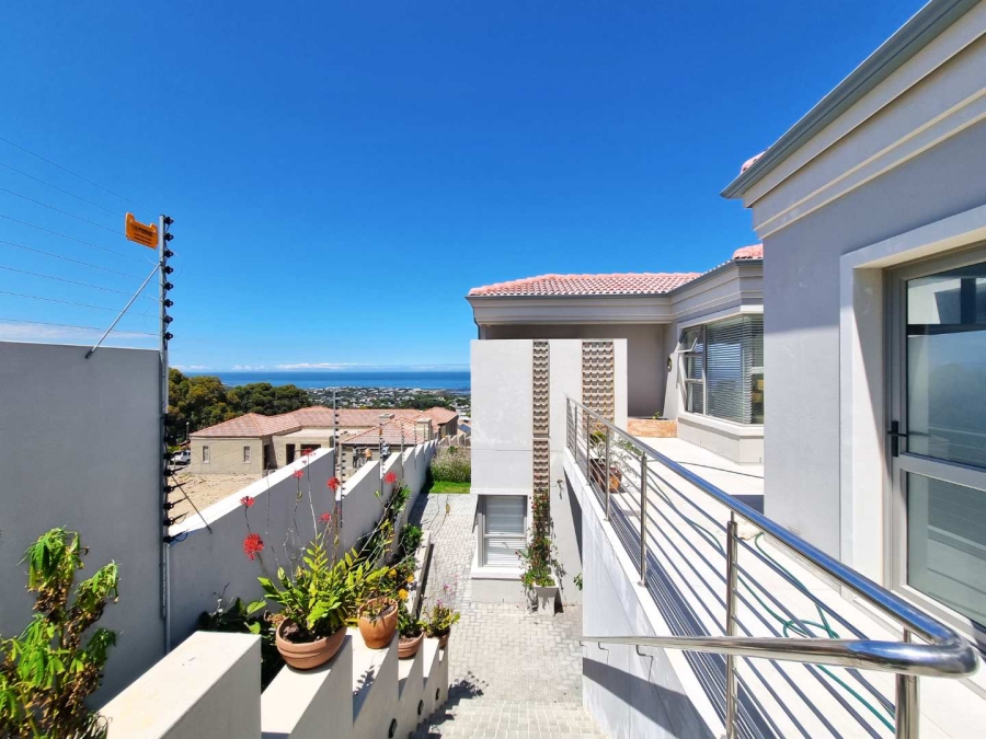 4 Bedroom Property for Sale in Onrus Western Cape